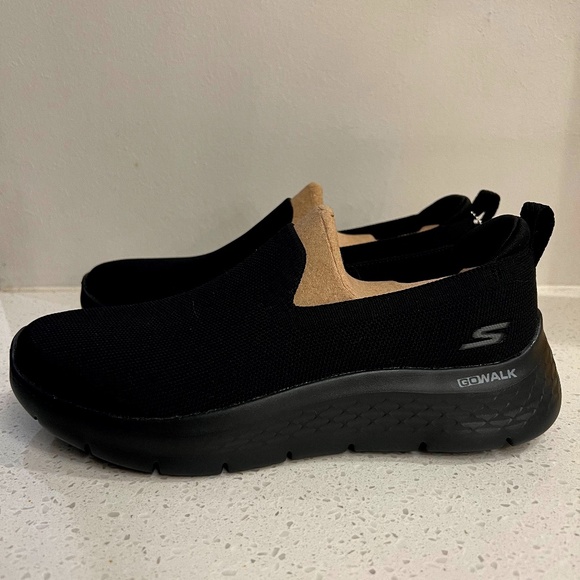 New In Box (NWT) : Skechers Go Walk Flex : Mens 7 - Picture 1 of 9